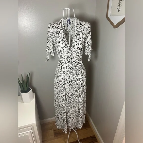 Seraphine Ava Maternity Wrap Dress White Black Polka Dot Dalmatian Print Size 2 - Picture 4 of 9